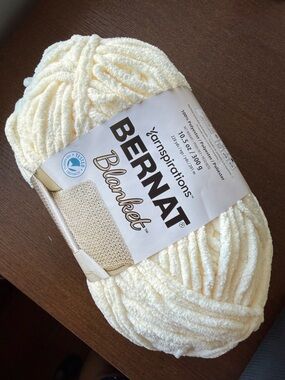 Bernat Blanket Plush Yarn - Vintage White